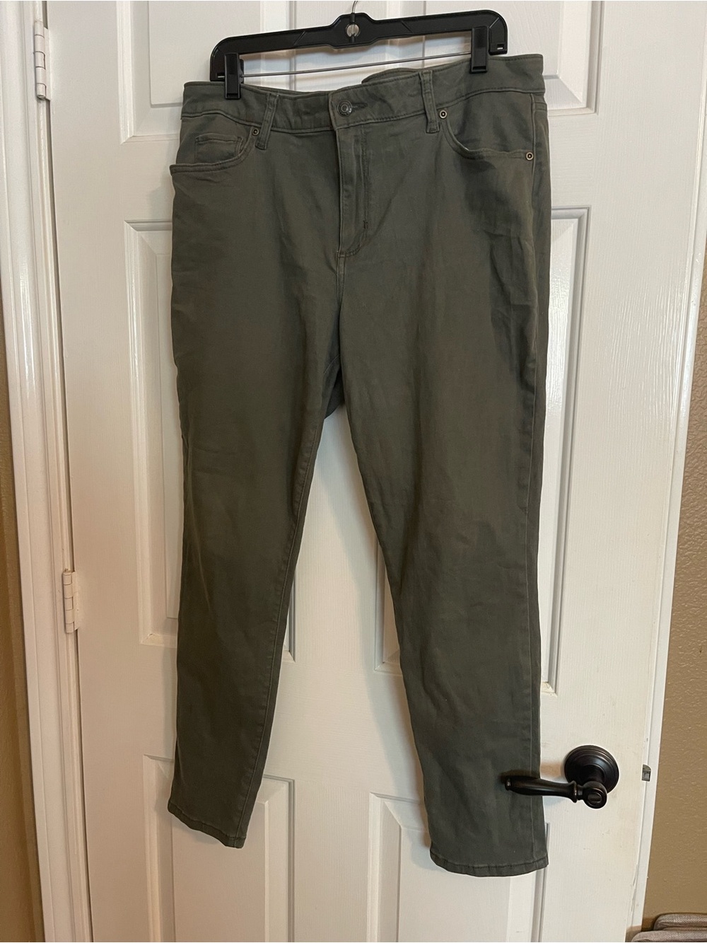 Sonoma Women's Skinny Jeans in Olive